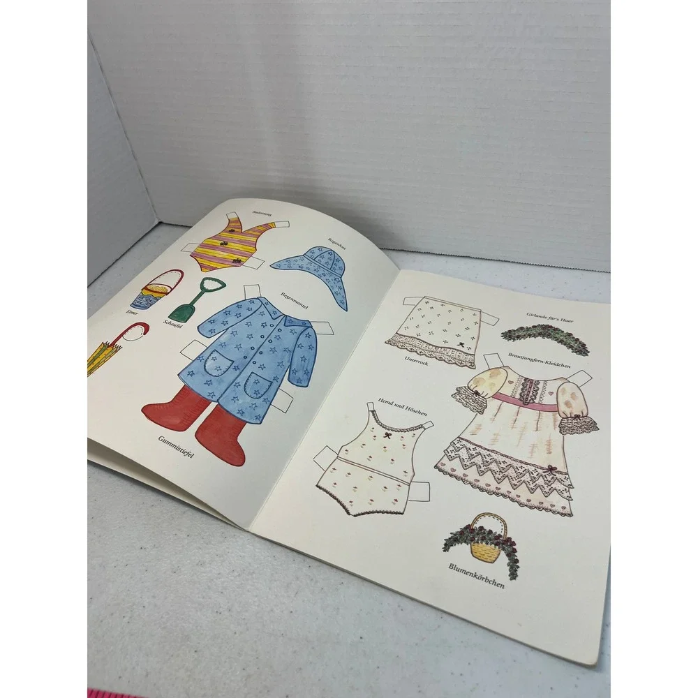 Vintage 1983 Ravensburger Teddys neue Kleider Paper Doll Book Michelle Cartlidge